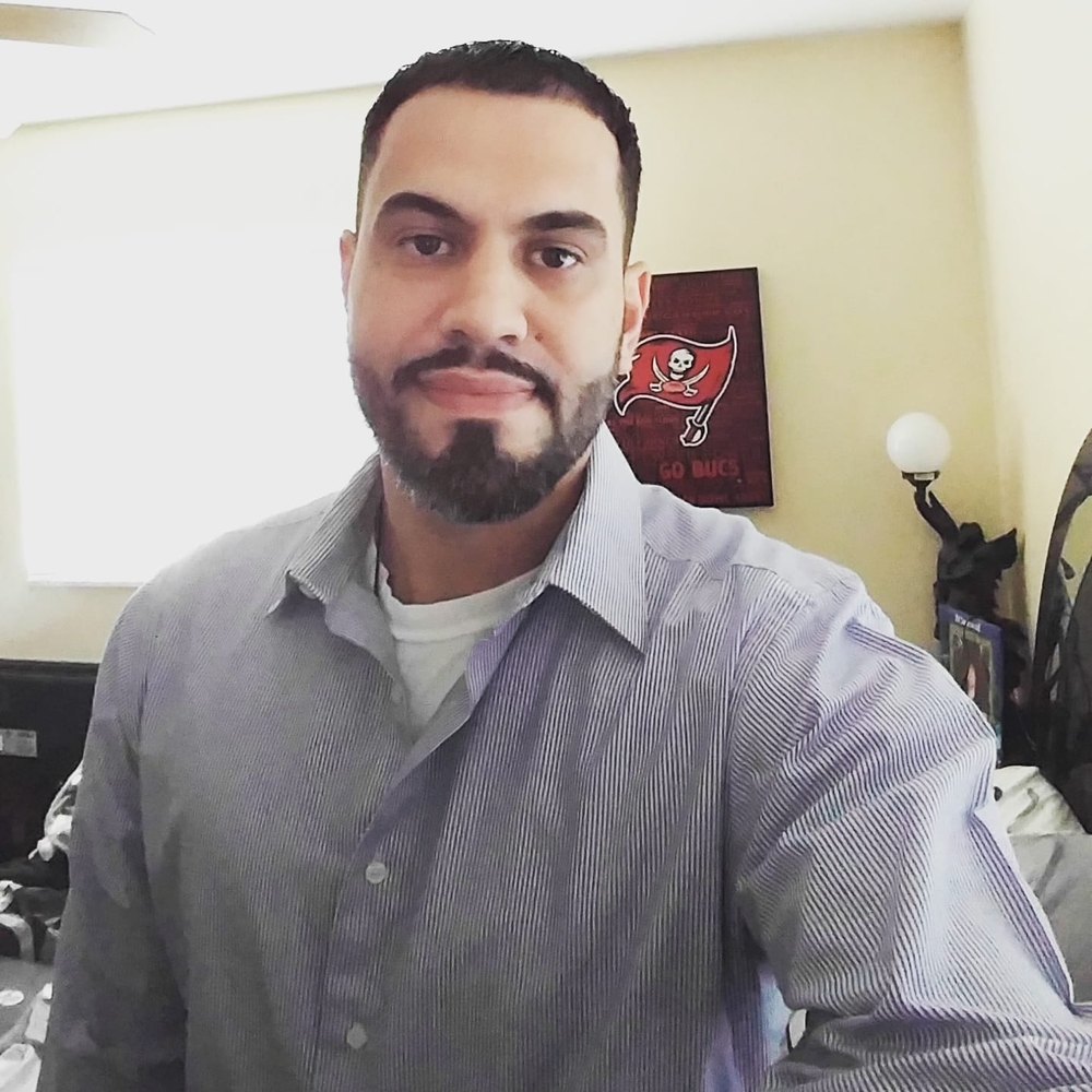 Meet your Posher, Luis